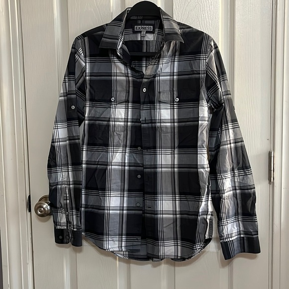 Express button down - Picture 1 of 3